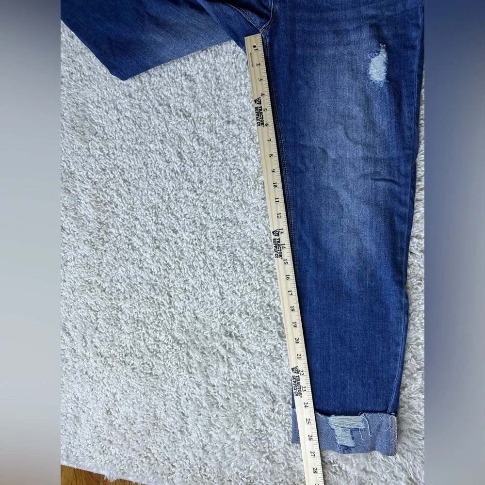 Women’s size 10 Mid-rise Girlfriend Jeans NWT - Picture 6 of 7